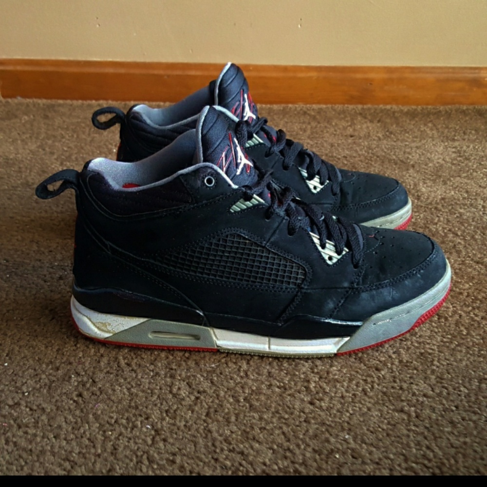 Size 8 Jordan Flights '97 classic hightop sneakers